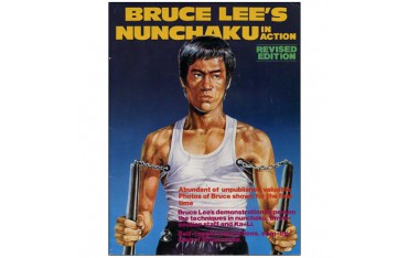Bruce Lee's Nunchaku in action (magazine anglais)